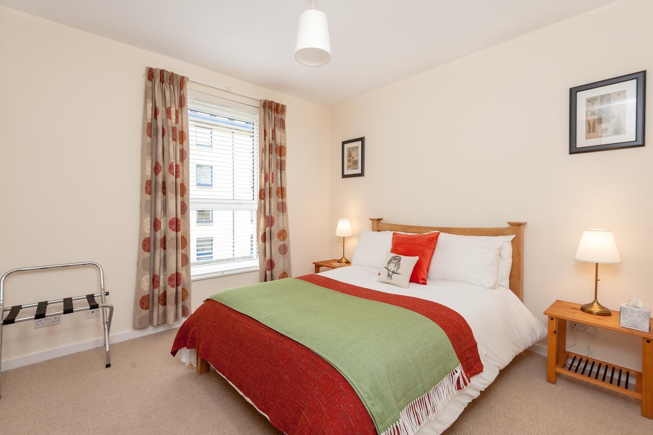The Holyrood Road Residence Edinburgh Room photo